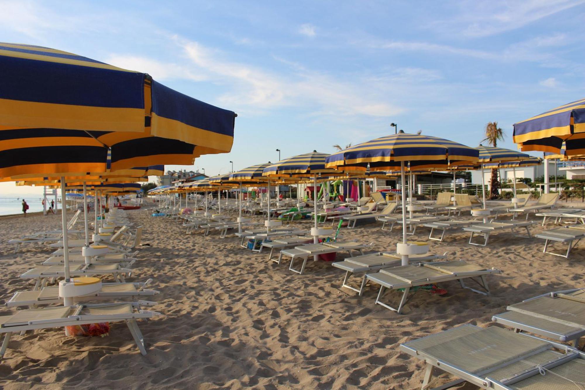 מארוטה Hotel Caravel מראה חיצוני תמונה
