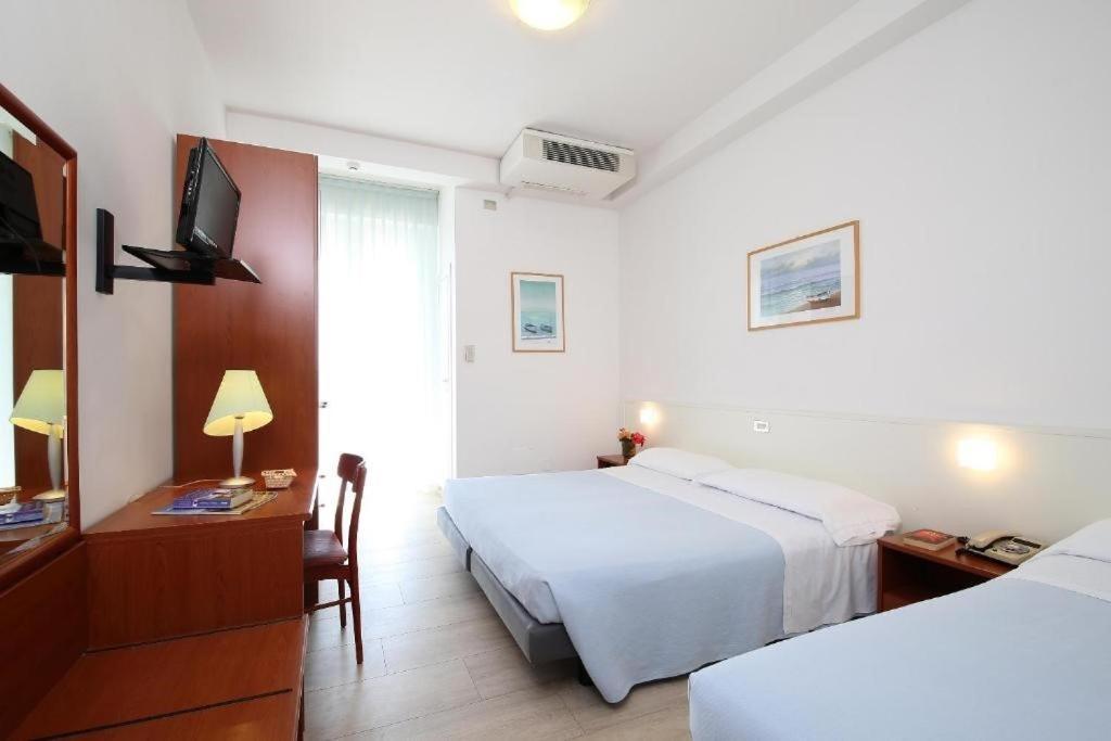 מארוטה Hotel Caravel מראה חיצוני תמונה