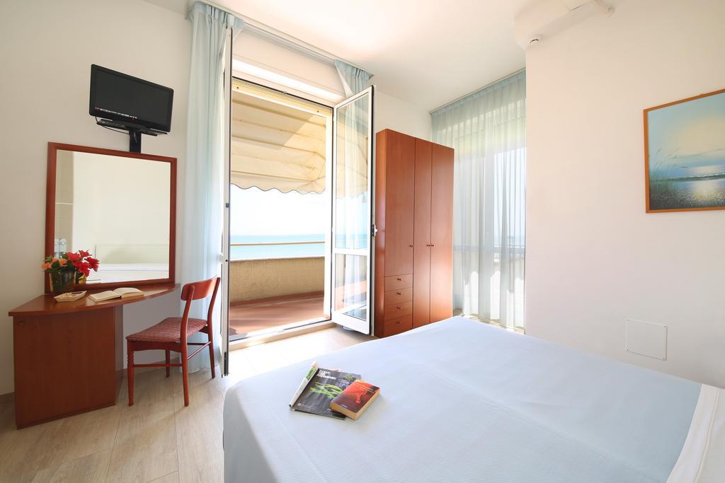 מארוטה Hotel Caravel מראה חיצוני תמונה