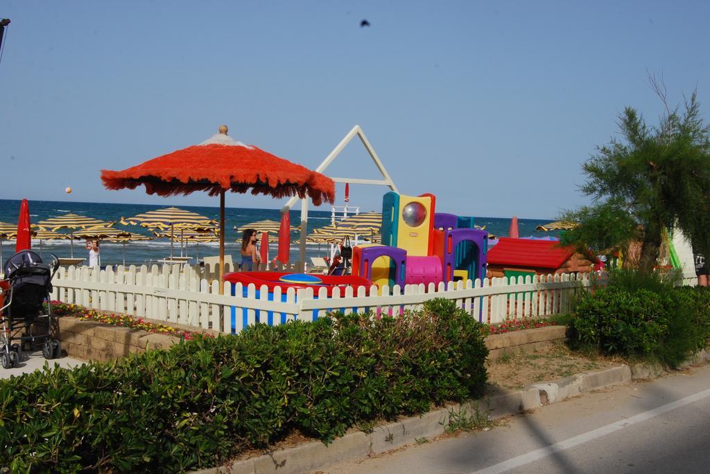 מארוטה Hotel Caravel מראה חיצוני תמונה