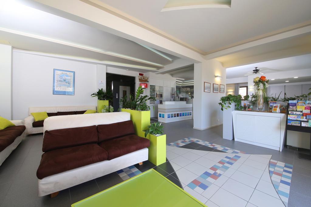 מארוטה Hotel Caravel מראה חיצוני תמונה